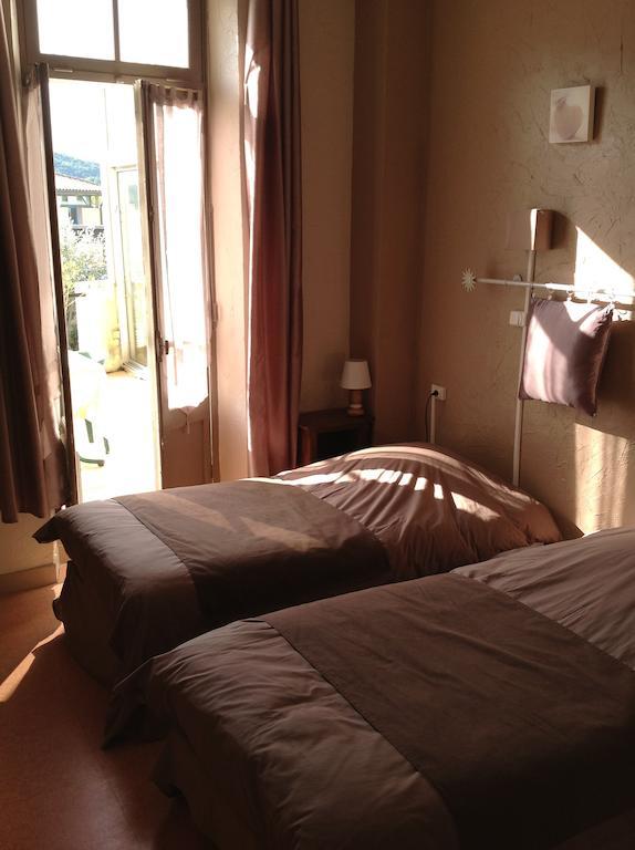 Hotel Restaurant Les Oliviers Nyons Room photo